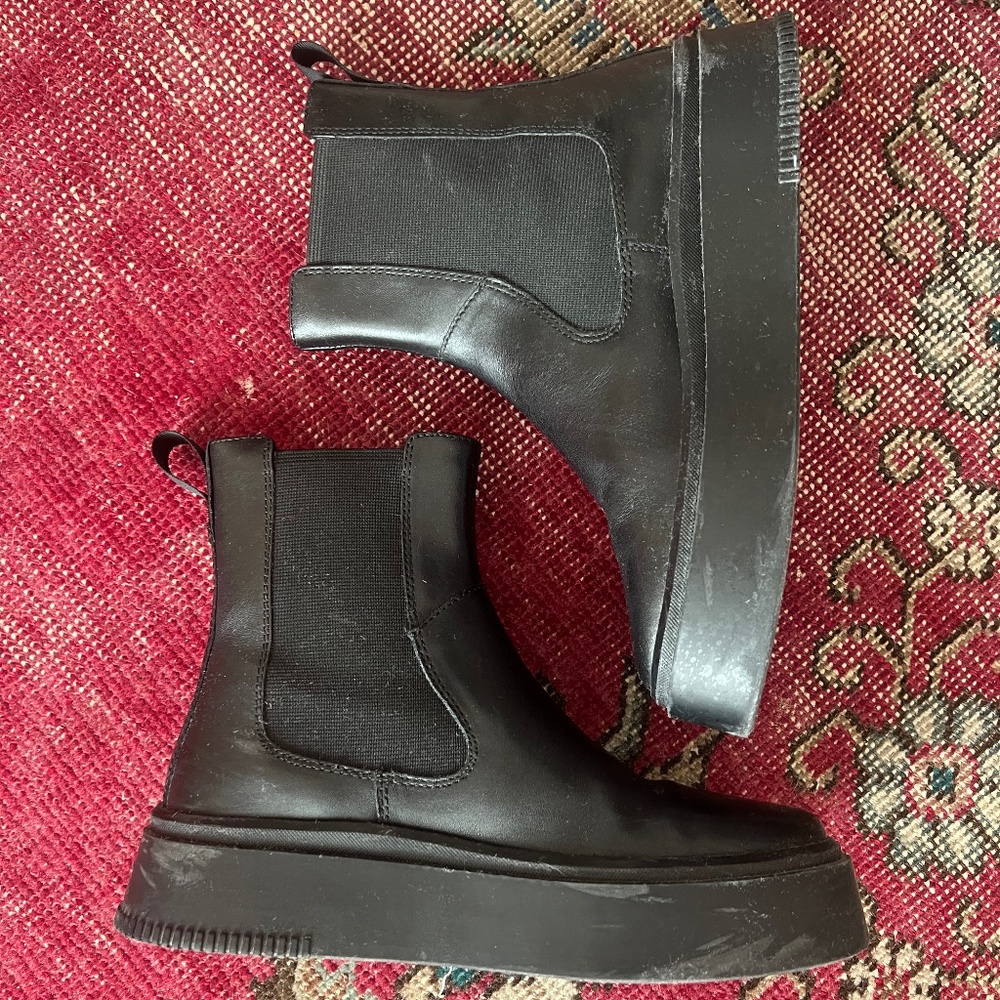 Vagabond TARA Black Leather Chelsea Boot Chunky Sole Platform